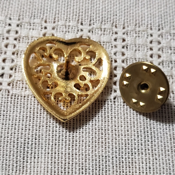 Vintage 1985 Goldtone Heart Lapel Pin - Picture 3 of 3